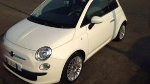 Lissone, furto al parcheggio della stazione: «Rubata la mia Fiat  500»