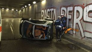 Monza, il ribaltamento nel sottopasso Rota-Grassi