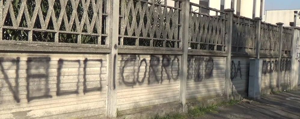 Le scritte sul muro della Nova Ambiente