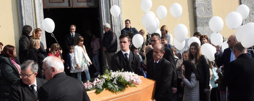 I funerali a Renate della dottoressa Lorena Pozzi