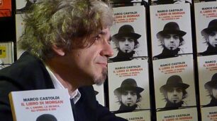 Marco Castoldi, in arte Morgan, con il suo libro