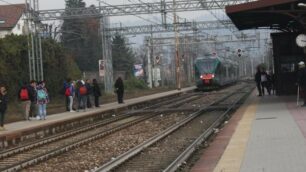 Un treno in arrivo alla stazione di Ponte San Pietro
