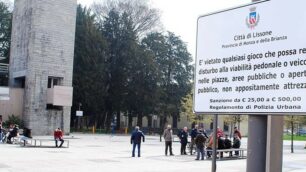 Cartelli DIVIETI PALLONE IN PIAZZA