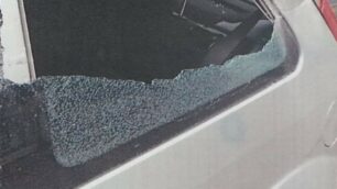La Ford Fiesta danneggiata dal tir