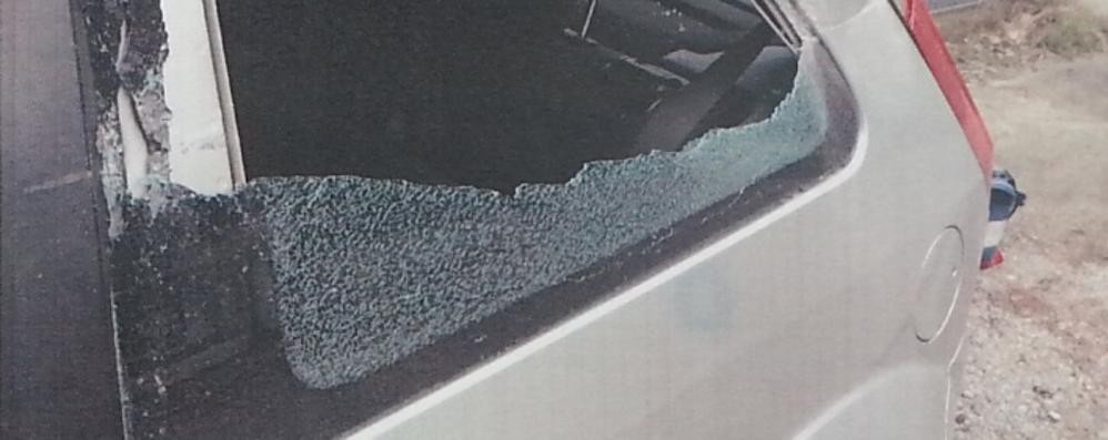 La Ford Fiesta danneggiata dal tir