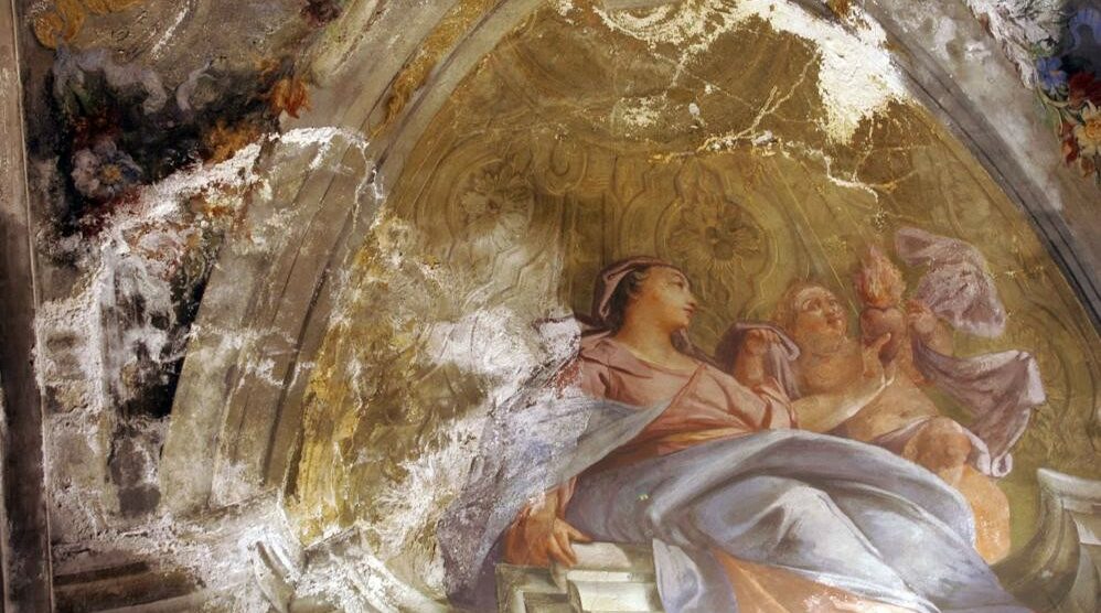 Monza, la chiesa della Monaca mangiata dall’umidità