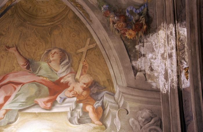 La chiesa di san Maurizio a Monza intaccata dall’umidità: qui prese i voti Marianna de Leyva, la monaca di Monza
