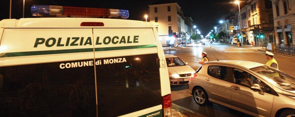 Pugno duro della polizia locale di Monza contro gli ubriachi al volante