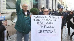 Ex Celestica: una manifestazione davanti al tribunale di Monza
