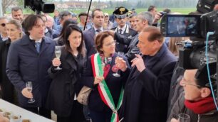 Berlusconi inaugura la ciclopedonale da Arcore al parco di Monza