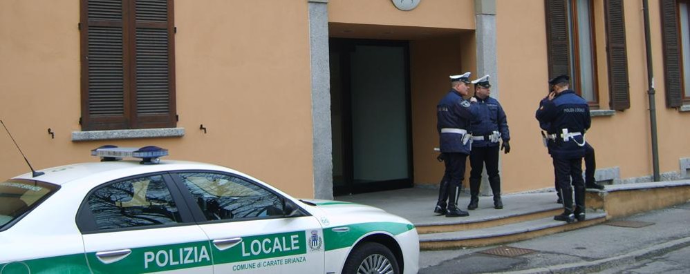 Carate - La sede del comando di polizia locale, in via Battisti