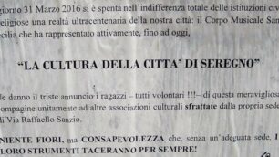 Seregno: il necrologio per l'Accademia filarmonica Città di Seregno comparso per le strade nello scorso fine settimana