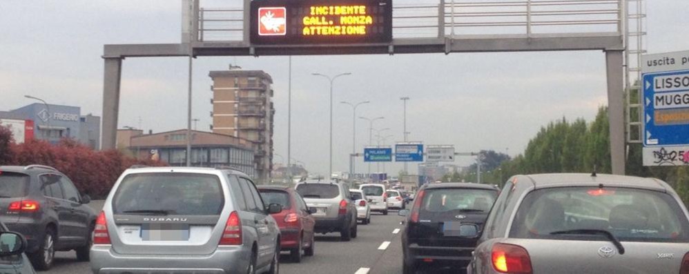 Lunedì 4 aprile: coda in Valassina per l’incidente nella galleria di Monza
