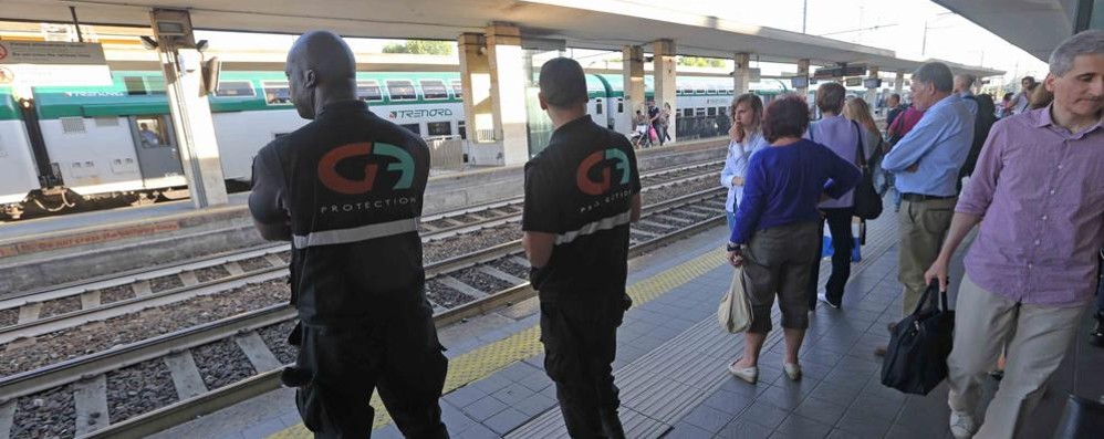 I vigilantes in stazione a Monza lo scorso settembre