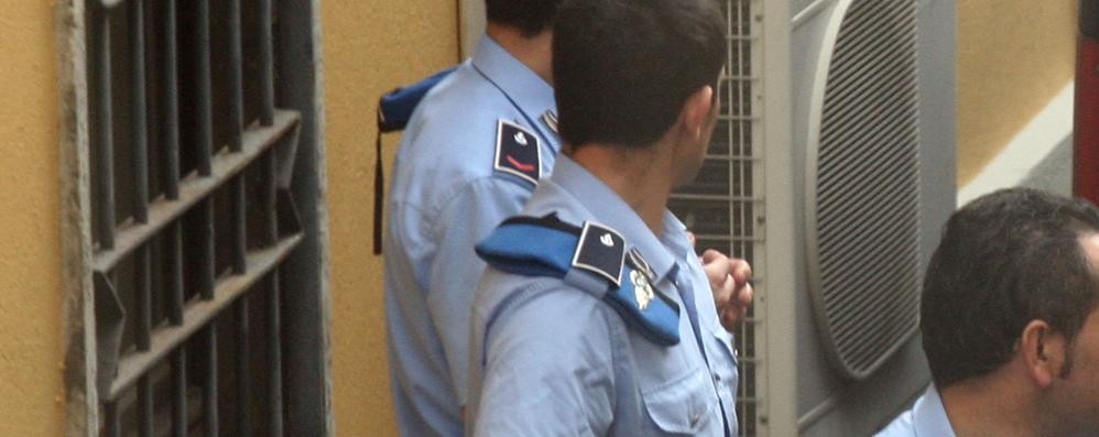 Agenti della polizia penitenziaria di Monza