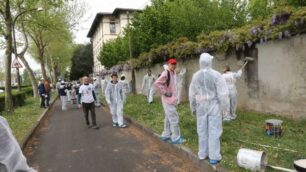 Monza: Pulizie di primavera viale Cesare battisti