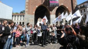 Presidio animalista a Monza contro lo sfruttamento di animali nei circhi