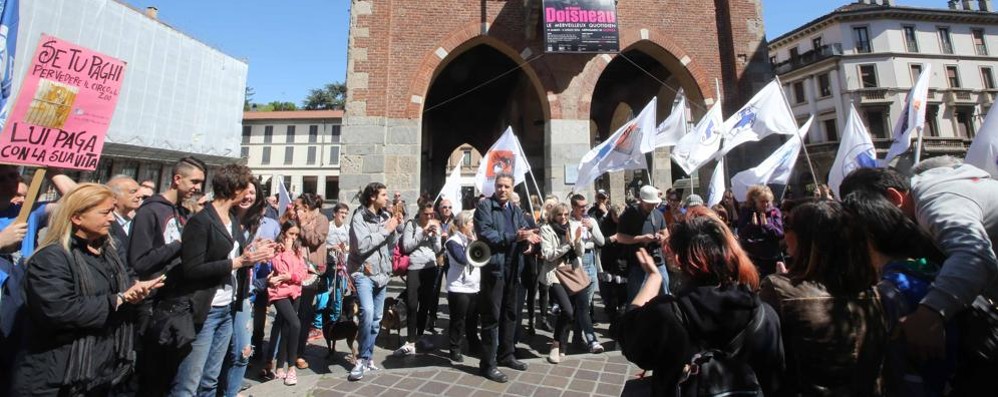 Presidio animalista a Monza contro lo sfruttamento di animali nei circhi