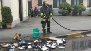 I danni dell’incendio nella chiesa di Sant’Alessandro a Villasanta