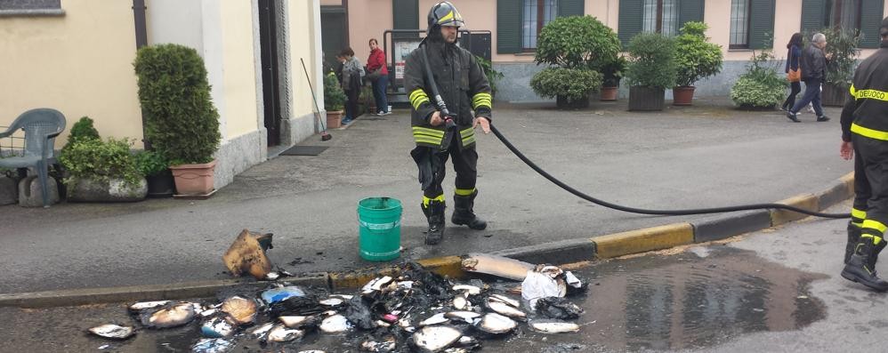 I danni dell’incendio nella chiesa di Sant’Alessandro a Villasanta