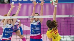 Volley, la Saugella Monza a muro contro Trento