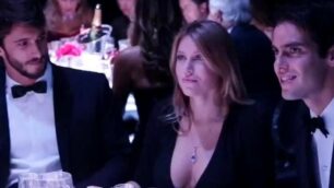 Una foto d’archivio di Barbara Berlusconi e Lorenzo Guerrieri alla serata AmFar di Milano (foto dal video ufficiale)