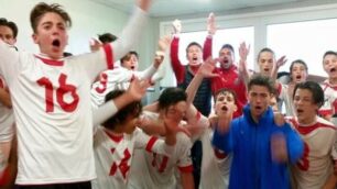 Calcio, i Giovanissimi 2002 del Seregno festeggiano la semifinale - foto da Facebook