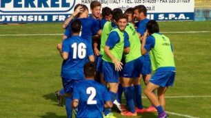 Seregno - La gioia, effimera, degli azzurri dopo il vantaggio firmato da Ivan Merli Sala
