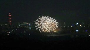 Fuochi di san Giovanni a Monza visti dalla collina di Montevecchia