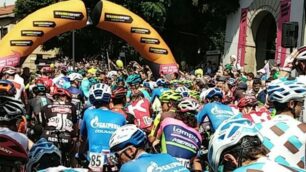 Giro d'Italia 2016 a Muggiò: la partenza della tappa 18 che porterà la carovana a Pinerolo - foto Stefano Arosio