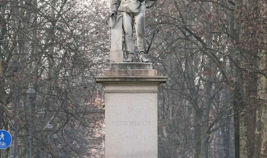 Il Re de Sass di Monza sotto i ferri: un anno di restauri per la statua di Vittorio Emanuele II