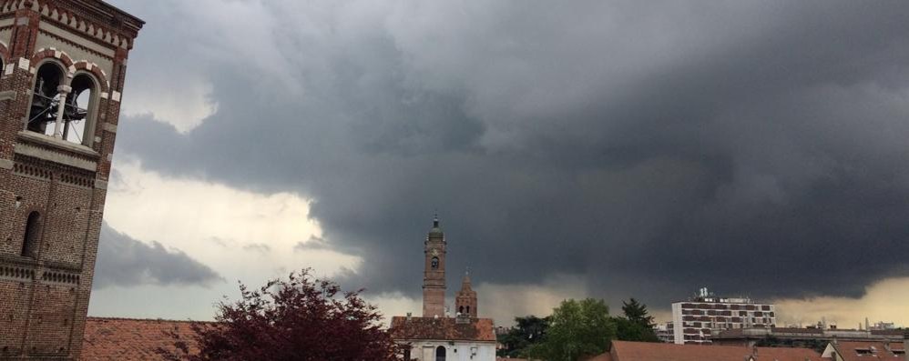 Cielo nero su Monza