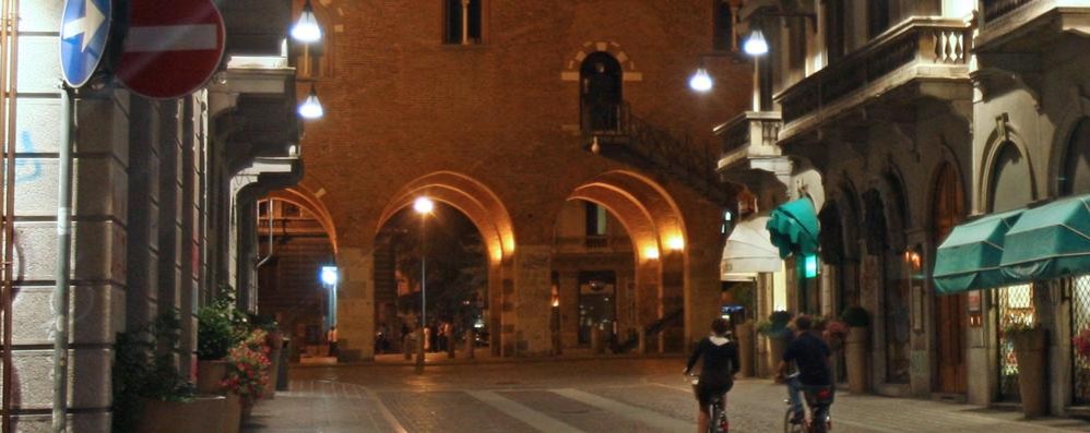 Monza, il centro storico alla sera