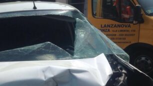 Monza, una delle auto coinvolte nell’incidente tra le vie Lecco e Cantore nella notte tra il 27 e 28 maggio