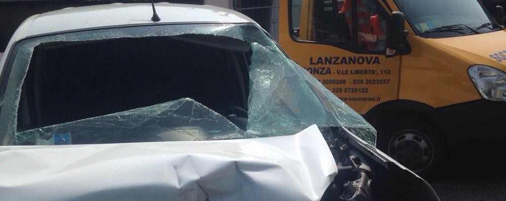 Monza, una delle auto coinvolte nell’incidente tra le vie Lecco e Cantore nella notte tra il 27 e 28 maggio