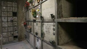 Lo stato dell’ala degli ossari del cimitero di Monza