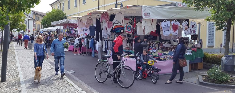 Muggiò - Le banacarelle della Fiera dei Mercanti (Foto Boni)