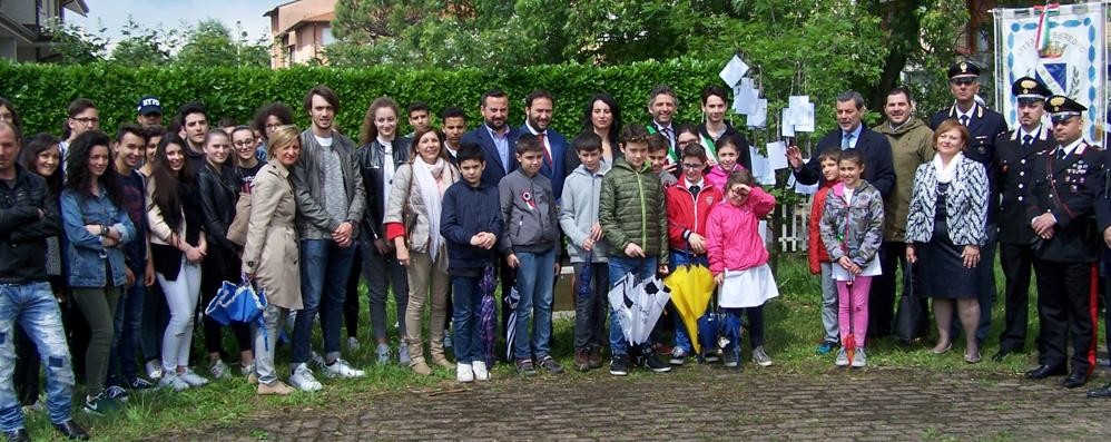 Seregno, foto di gruppo al termine della commemorazione della strage di Capaci