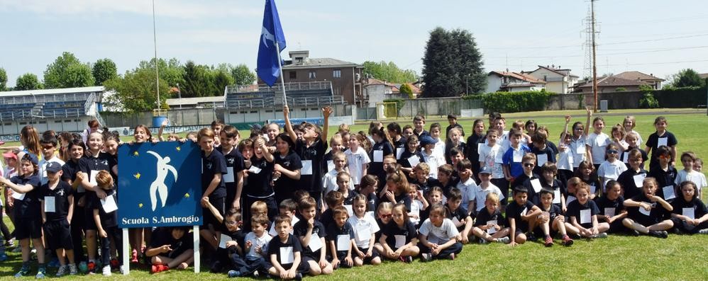 Seregno - Gli studenti della scuola Sant’Ambrogio ancora una volta vincitrice del trofeo Effebiquattro - Città di Seregno (Foto Pozzi)