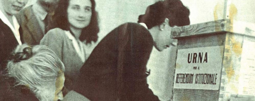 Donne al voto per la prima volta al referendum del 1946