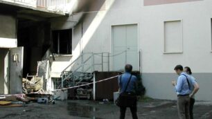 Lissone, incendio nel palazzo di via Petrarca