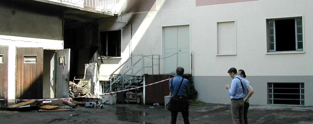 Lissone, incendio nel palazzo di via Petrarca