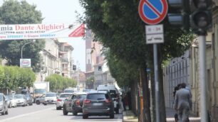 La sosta selvaggia delle auto a Monza
