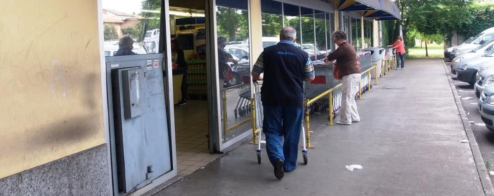 Seregno, la cassa continua del supermercato fatta saltare dai ladri - foto  Marzorati