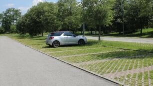 La zona del parcheggio accanto al cimitero di Seregno dove sarebbe avvenuto il sequestro lampo