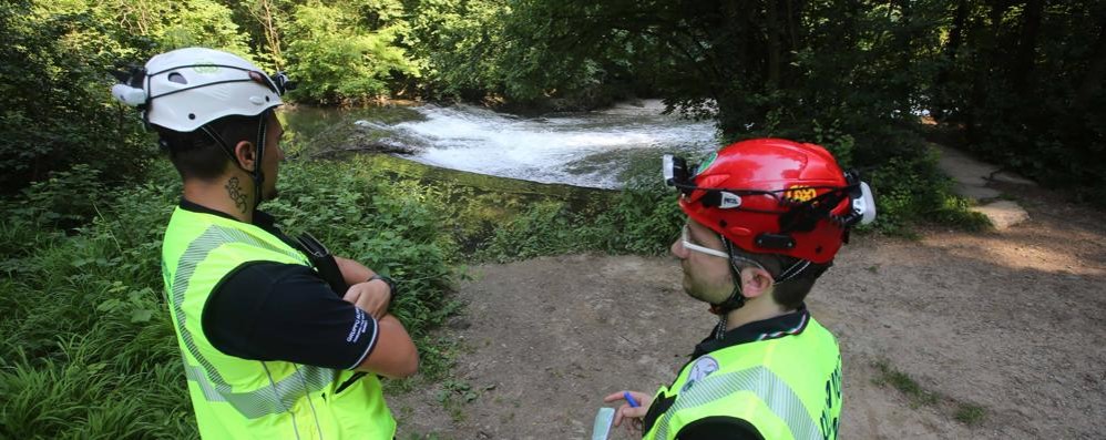 La protezione civile sul Lambro