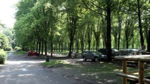 Monza, il parcheggo nel parco non è considerato sicuro