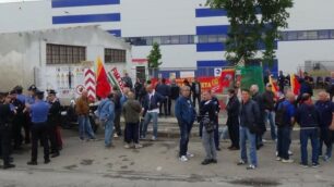 Nova Milanese, agitazione Weir Gabbioneta - foto Pier Mastantuono