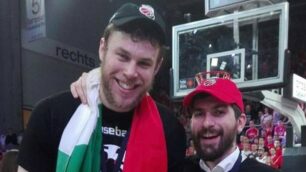 LISSONE: Basket. Nicolò Melli festeggia l,a vittoria in campionato coi Bamberg accanto al vice coach Federico Perego