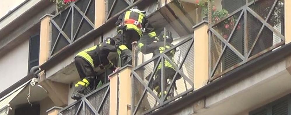 Solaro, picchia  la madre tra le mura domestiche - foto Marturano